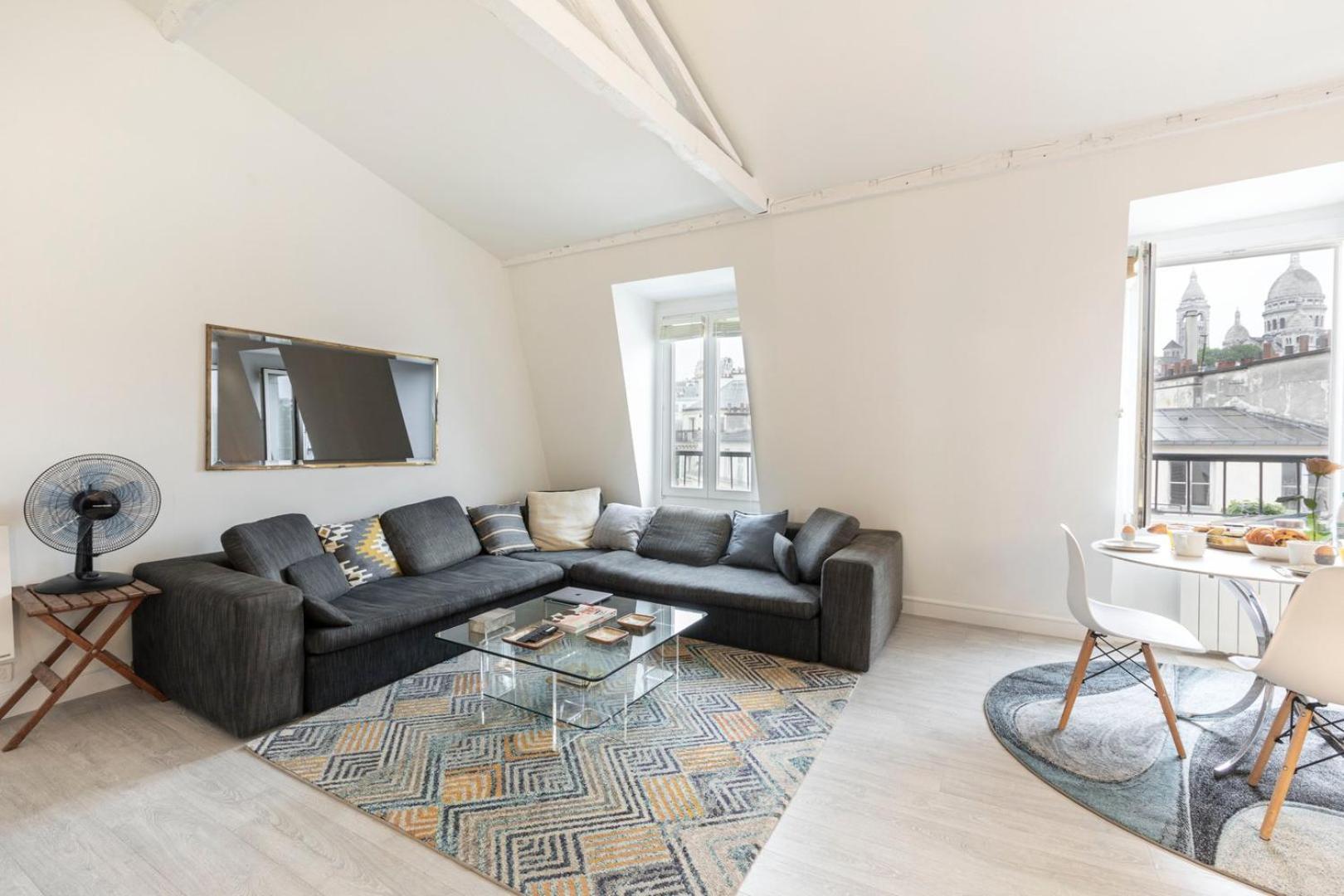 Apartment Vue Magnifique Sur Le Sacre Coeur. *